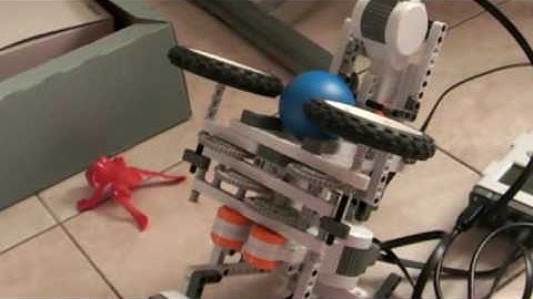 Lego NXT ball thrower
