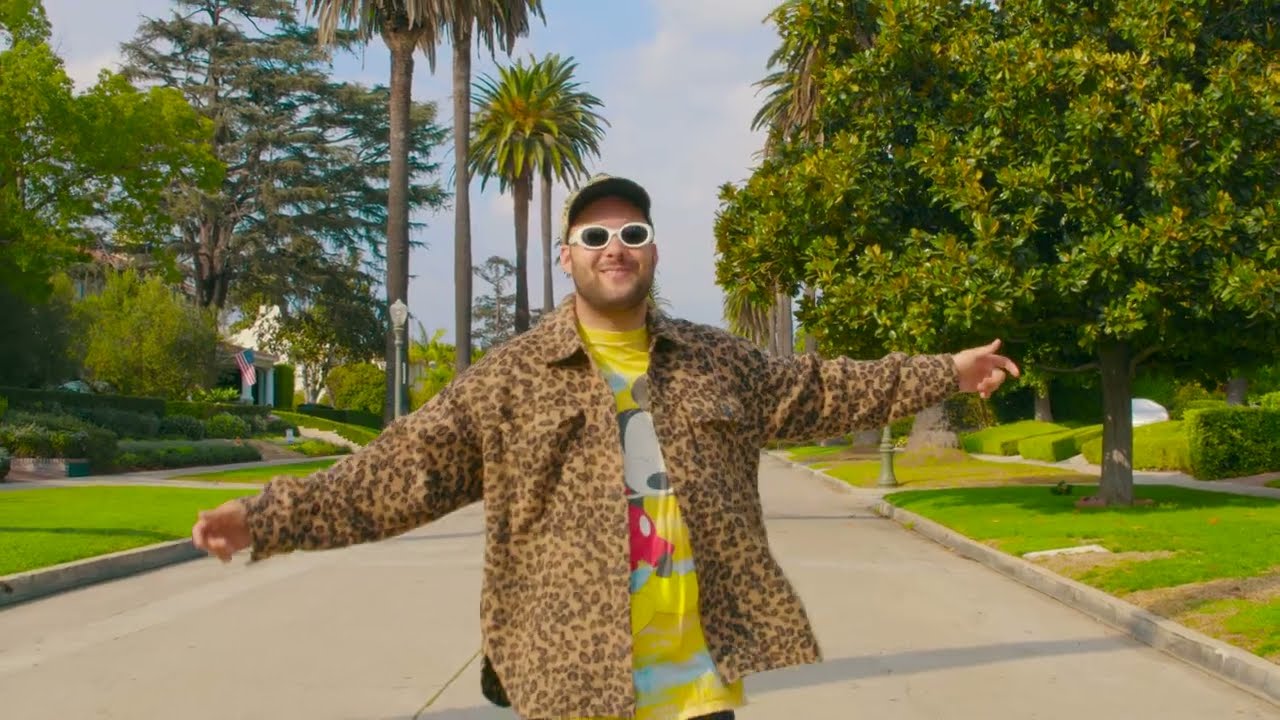 YouTubeでCHAD TEPPER -GREYHOUND (OFFICIAL VIDEO)を視聴