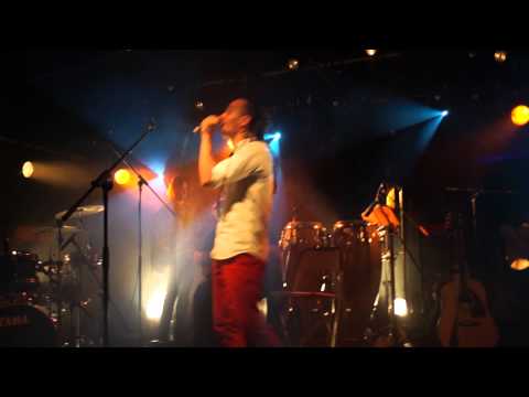 Larmes Video