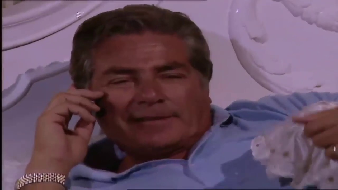 كل يوم أحمد بيتشد لميرفت... ياترى الحكاية بينهم هتخلص لحد فين؟ 