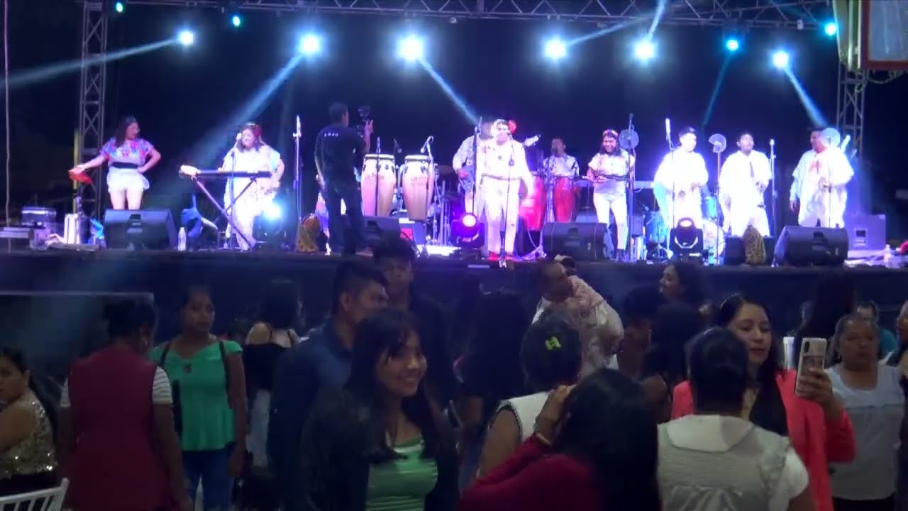 La Sanmarqueña, A Lingo Lingo, El Negro De La Costa • Banda Hermanos Mateos