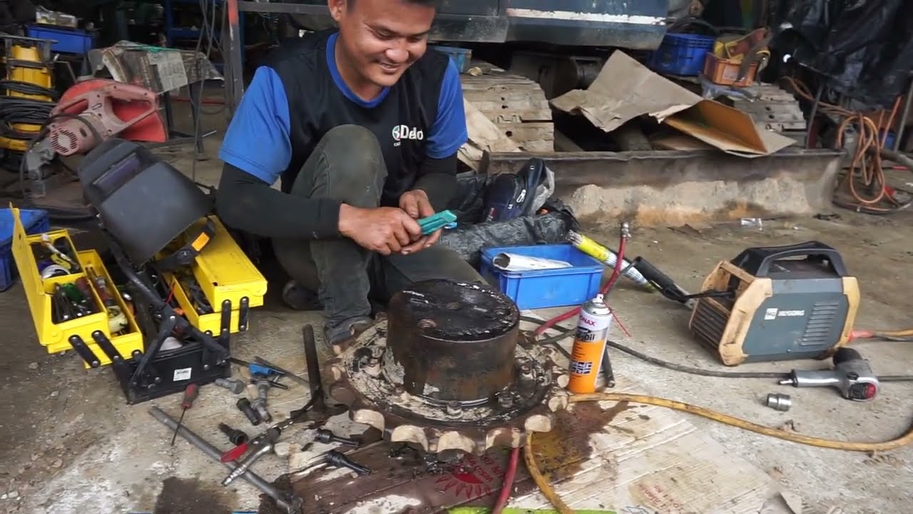 เปลี่ยนซีลกรุ๊ปตัวเดิน kx161 final drive โดย เบียร์ กันเอง