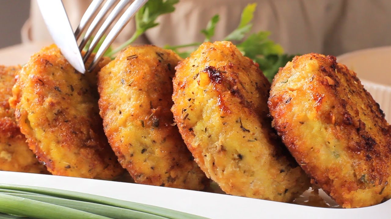 Я беру курицу и 2 яйца. Это так вкусно! Мои дети просят приготовить это блюдо каждый день.