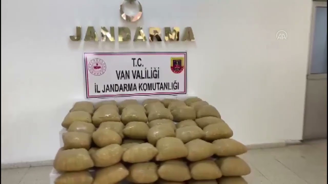 Van'da 357 kilo esrar ele ge&ccedil;irildi