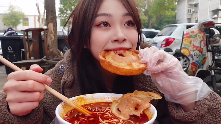 #美食 #武汉 100元吃遍武汉美食街 - 天天要闻