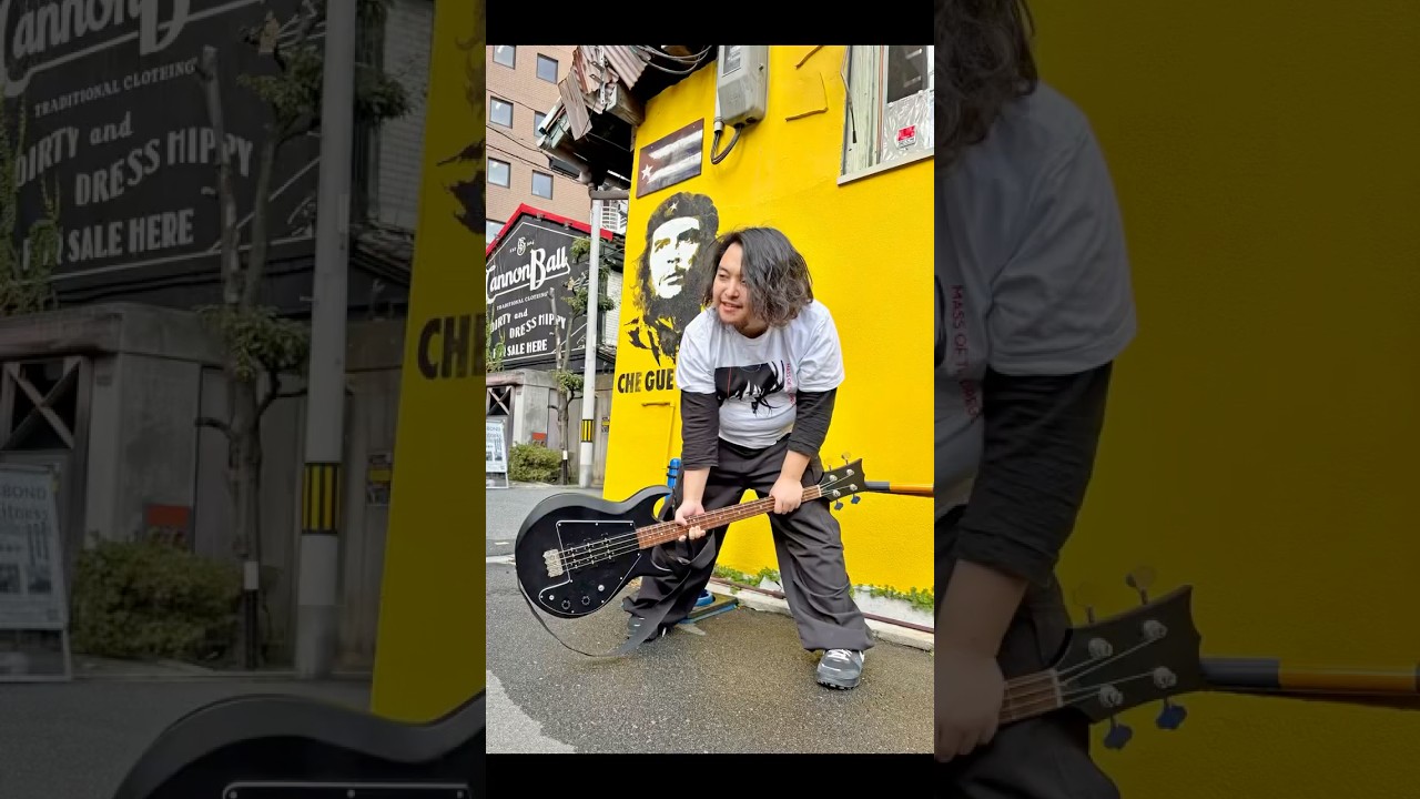 このベース思ったよりデカくない？いやでかい🙄 #espギタークラフト