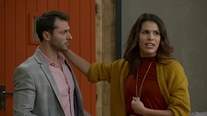 OTECKOVIA - Sisa zúri! Alex si našiel ešte väčšiu mrchu, než je ona