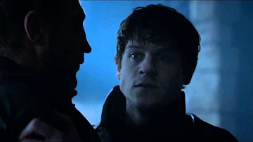 Ramsay Bolton kills Roose Bolton - Game of Thrones (S06E02)