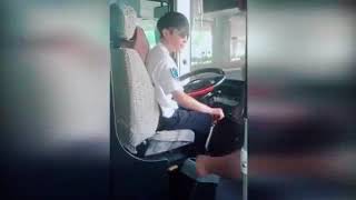 公交司机颜值高 成济南最帅公交小哥走红网络