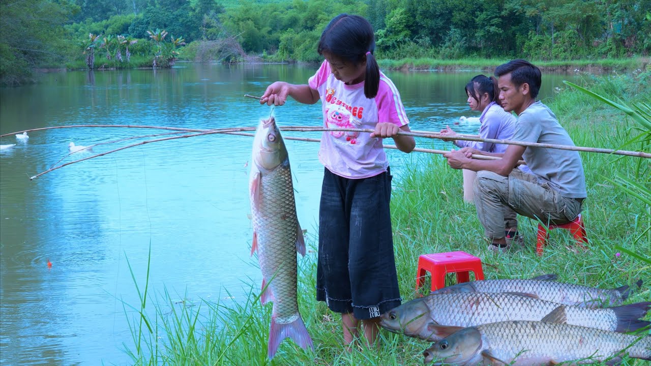 Unexpectedly: Girl With Foster Parents Fishing Big Fish By Secret To Jackfruit Bait ~ Fishing Videos