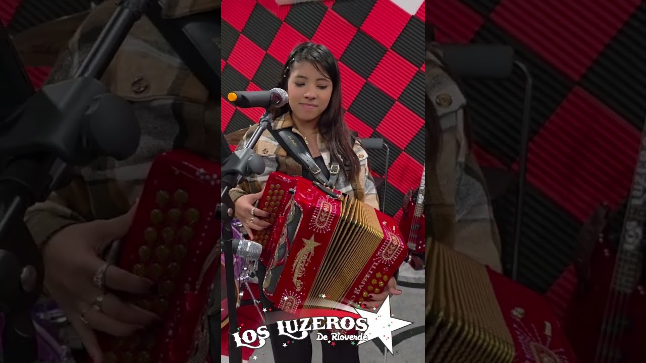  Yaxeni y Ailyn Cantando esta Hermosa Cancion Luzeros De Rioverde en la Practica 