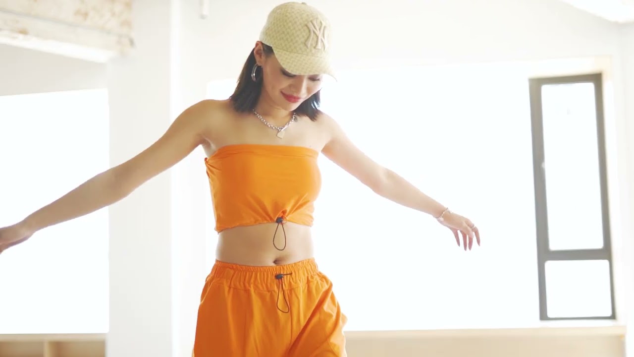 These Amoji Shoes Are Available At Online Store.