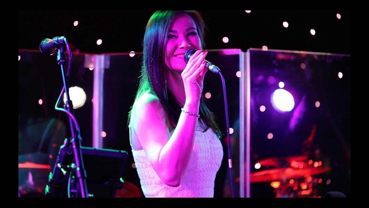 The Everglow - Live Performance, The Crystal Room