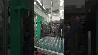 La automatización ARBURG ejecuta extracción cuádruple en perfecta sincronía 🤖 #Automata #Inyección