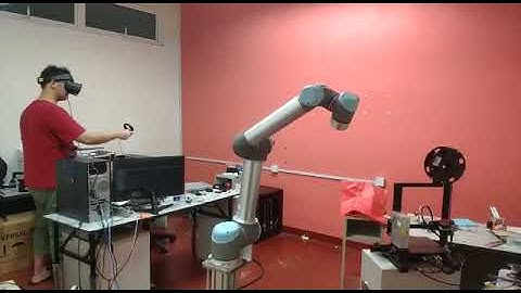 UR5 controlled using VR demonstration