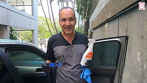 Como limpar o vidro do carro com película?
