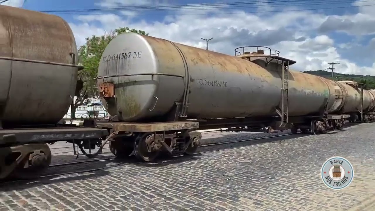 VL! - Corredor Minas-Bahia - Composição aparecendo na lateral da Estação de São Félix-BA