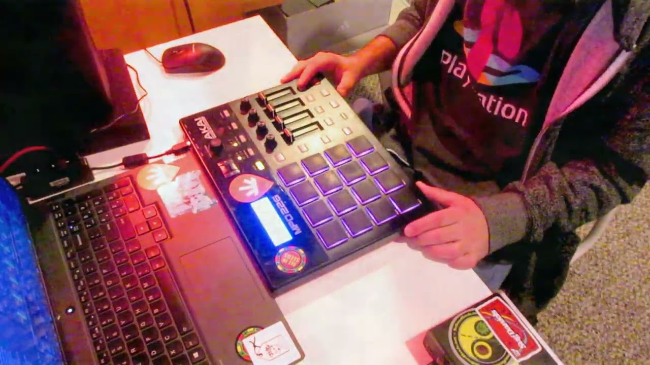 Watch softdrop - hindsight (beat-making session) on YouTube Watch softdrop - hindsight (beat-making session) on YouTube