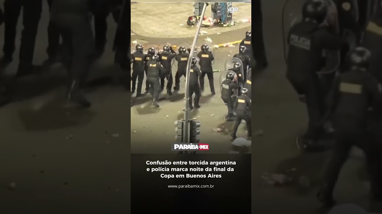Confusão entre torcida argentina e polícia marca noite da final da Copa em Buenos Aires