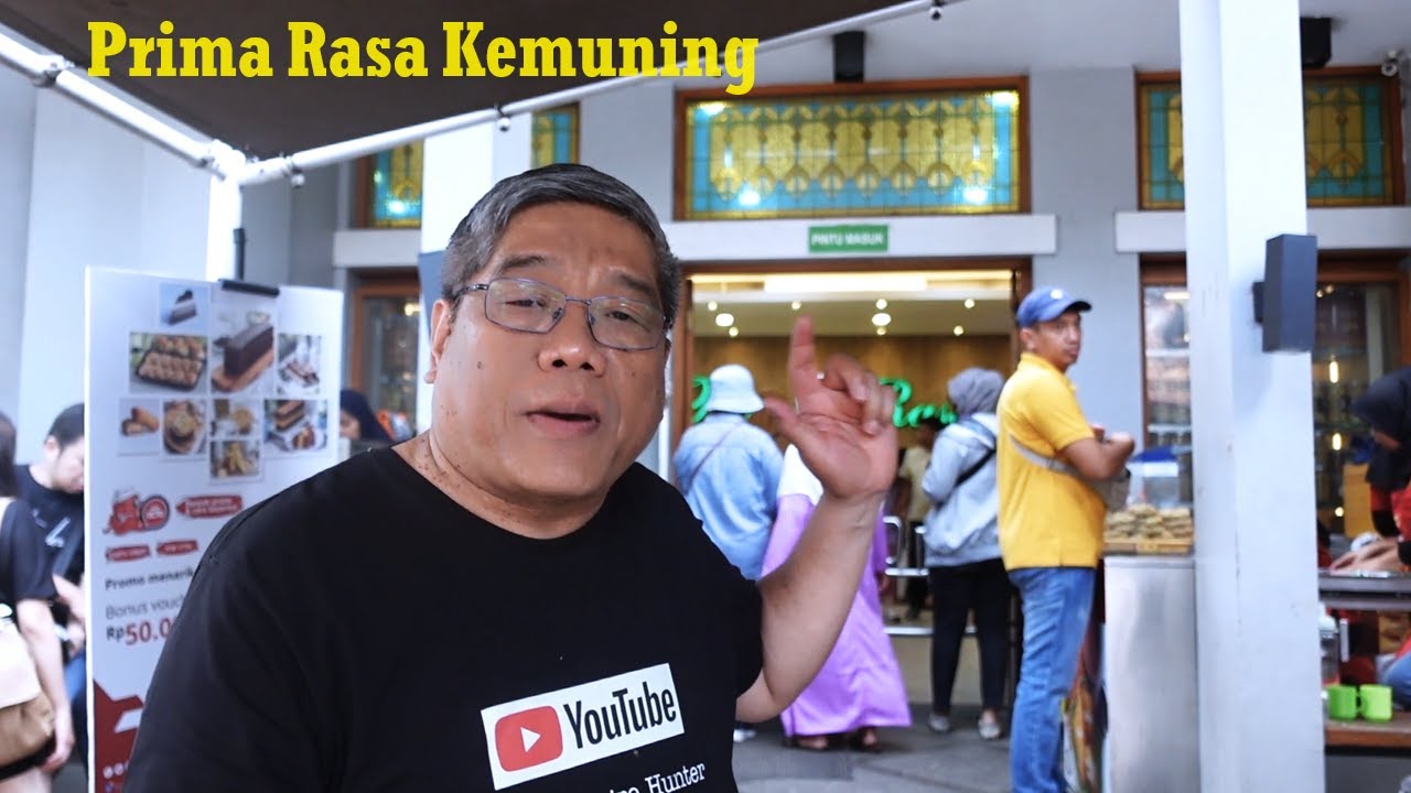 Borong Kue Prima Rasa Kemuning oleh - oleh khas Bandung - YouTube
