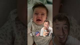 Así reacciona una recién nacida al himno del atlético de madrid y al del Real Madrid 😜