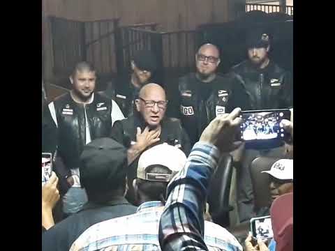 วีดีโอ: Sonny Barger มูลค่าสุทธิ: Wiki, แต่งงานแล้ว, ครอบครัว, งานแต่งงาน, เงินเดือน, พี่น้อง