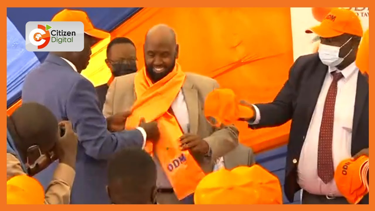 Raila Odinga recieves CAS Hassan Noor among others, to orange party