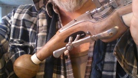 Wheellock pistol build 1650 pt 49 horn inlay around the trigger