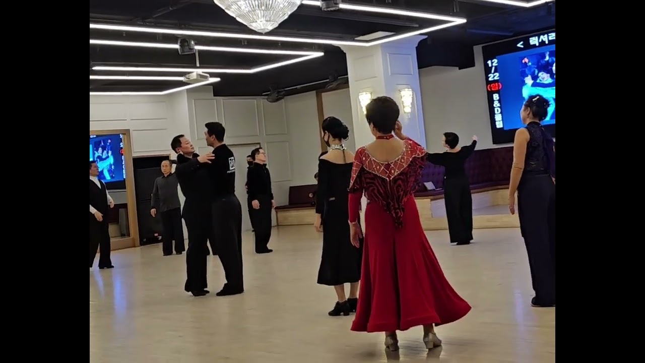 J&J 홀                                      윤학준 원장님 무료렉쳐            다양한 포인트