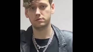 Два Кусочека Колбаски Resimi