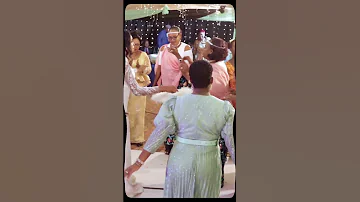 TAZAMA WAHANGAZA WAKICHEZA NYIMBO ZA ASILI YAO KWENYE HARUSI YA EGBERT 