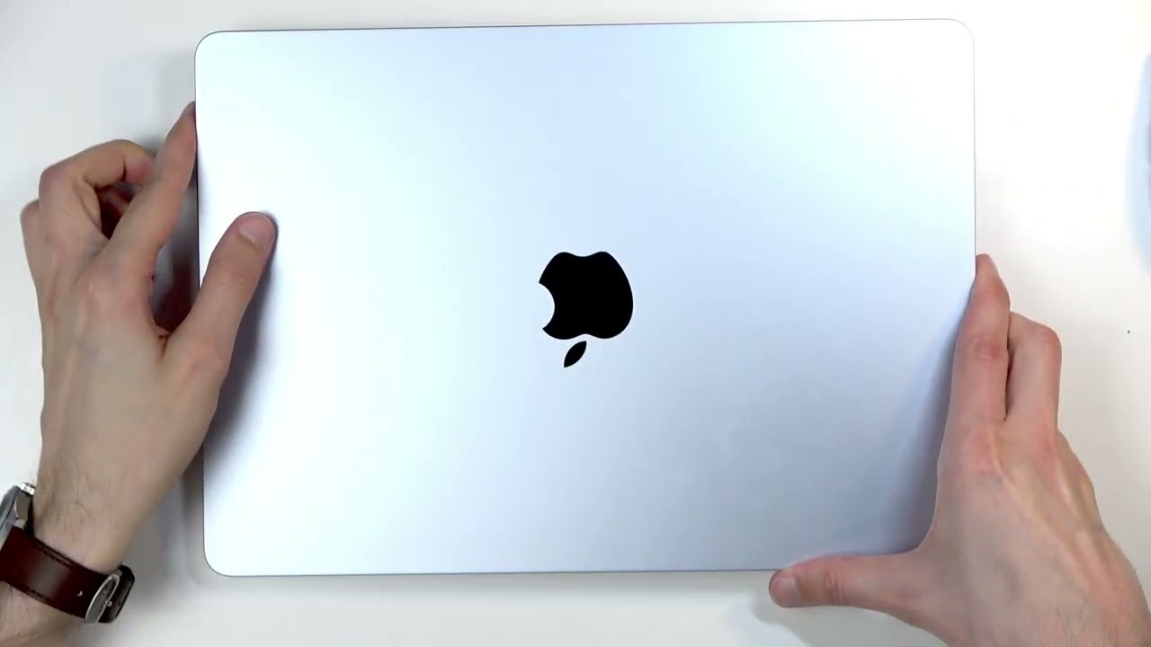 APPLE MacBook Air 13 Unboxing – M5, Specs & First Impressions