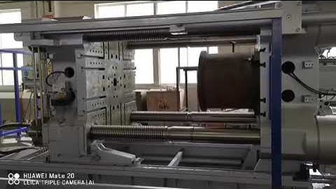 Two platen injection molding machine