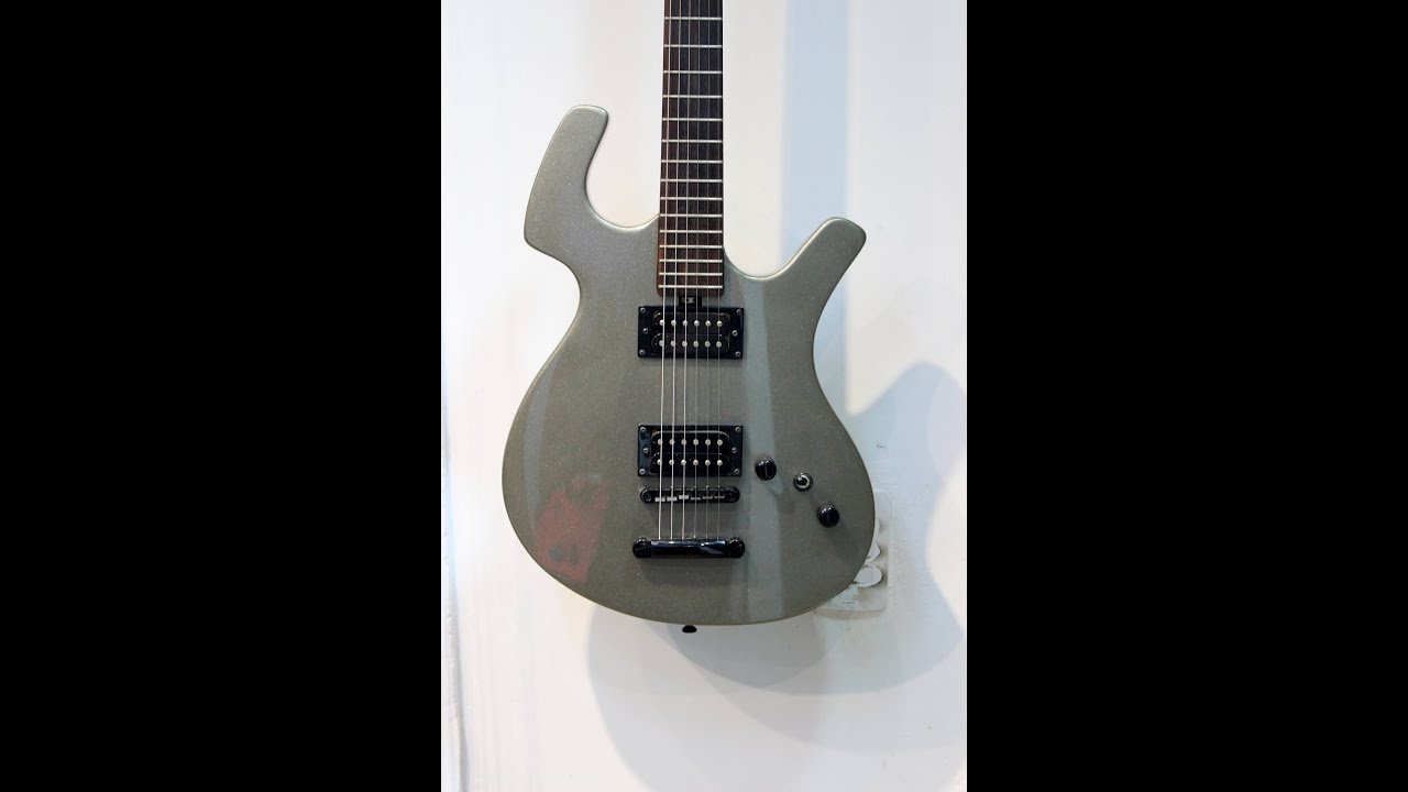 Guitarra - Parker - P42 - YouTube