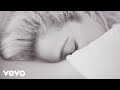Debi Nova - No Nos Sobran los Domingos (Official Video)
