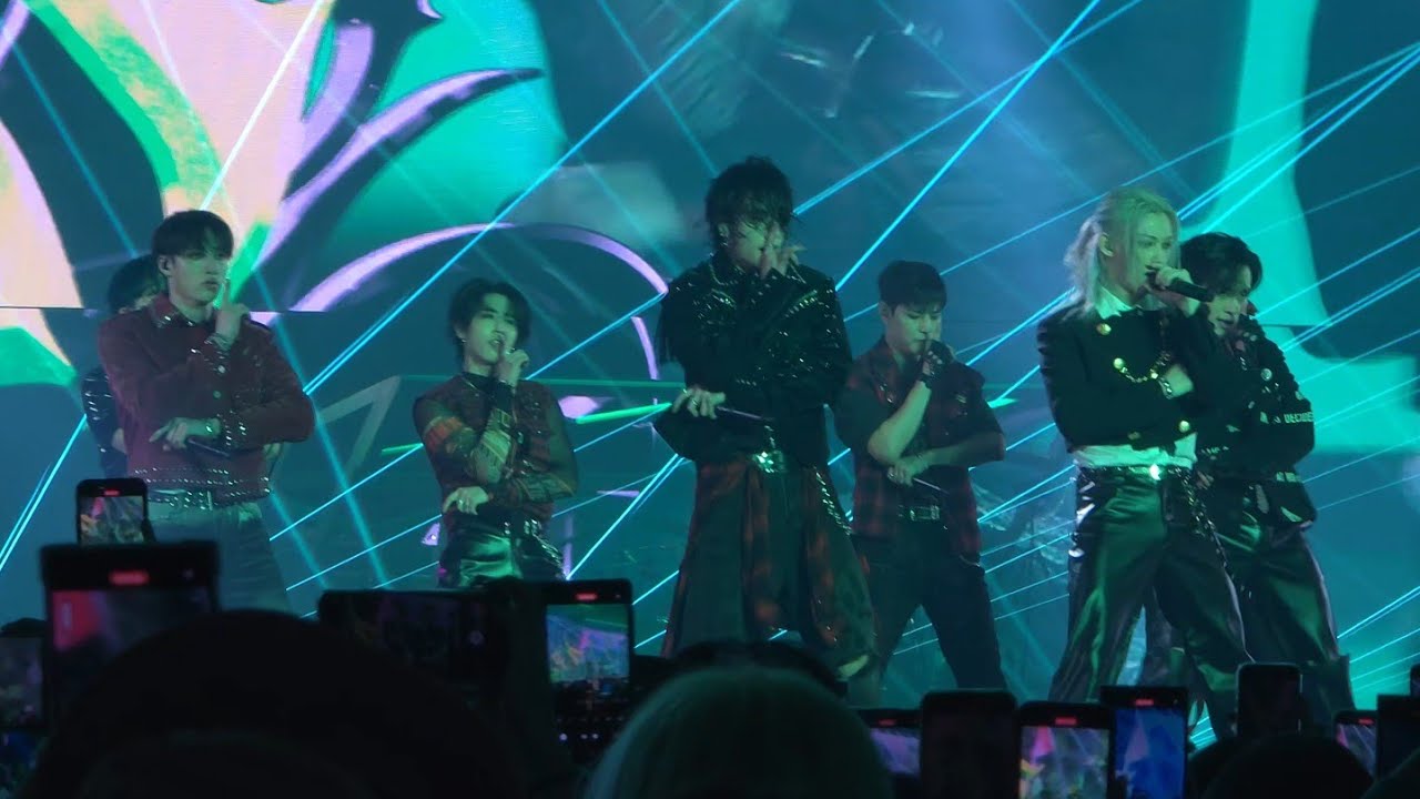 StrayKids dominATE ボアジャケット