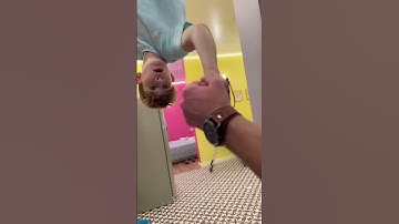 Thumbnail of BIT BY A SPIDER, part 2!!🕷😱🤷‍♂️ #short #shorts #how