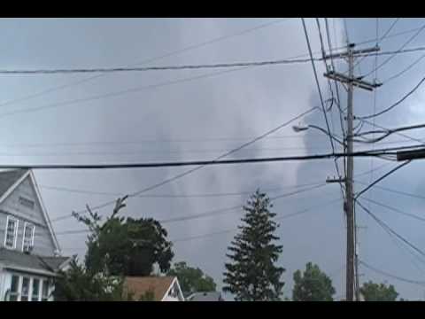 South Buffalo Tornado Forming - YouTube Buffalo tornado South Buffalo Tornado Forming - YouTube