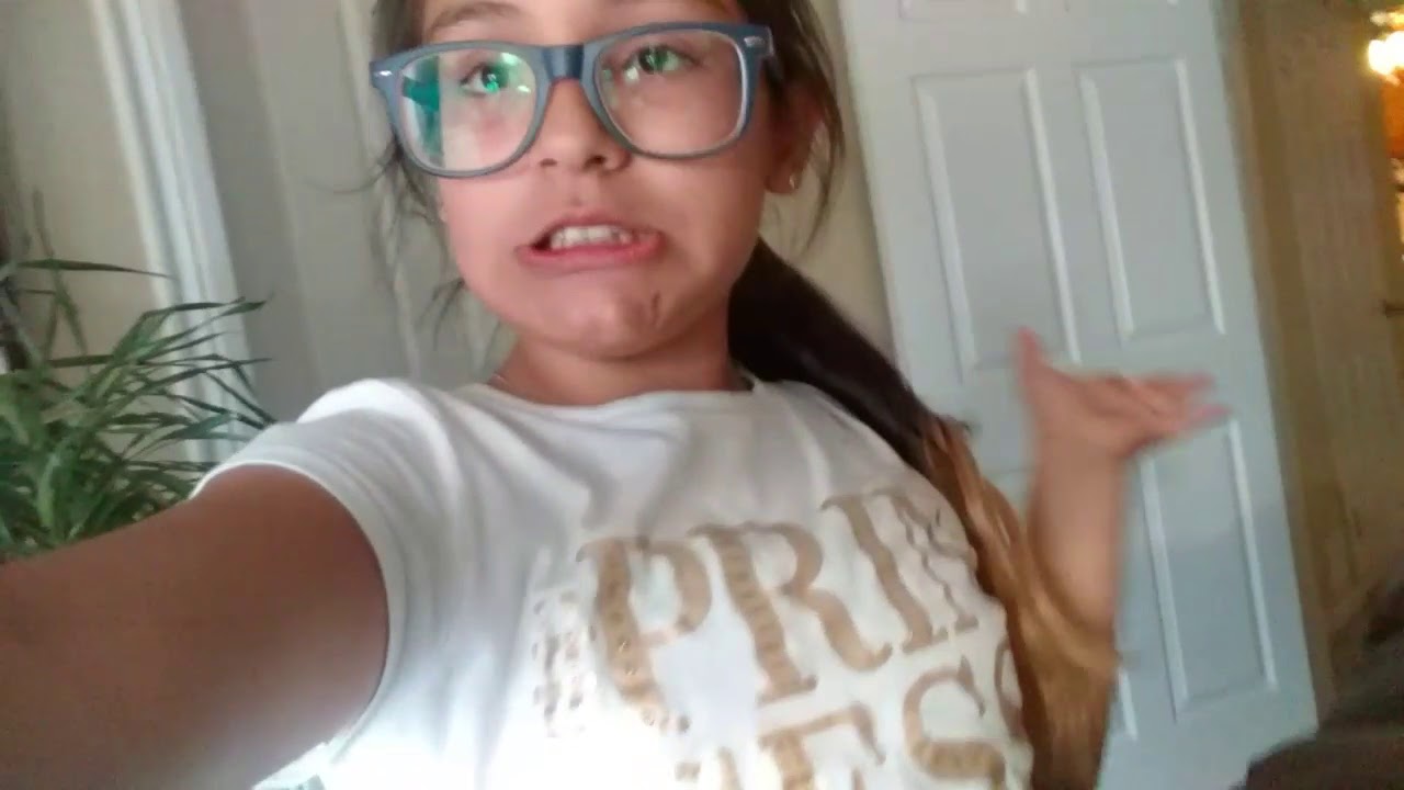 Pranks Wars with *The Bella fun Town* - YouTube