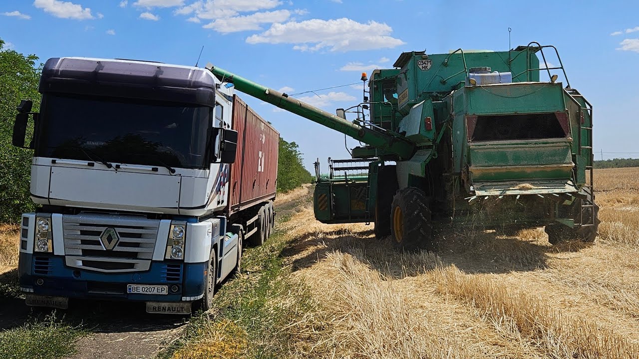 Збирання пшениці озимої. ДОН-1500Б молотить гектари.