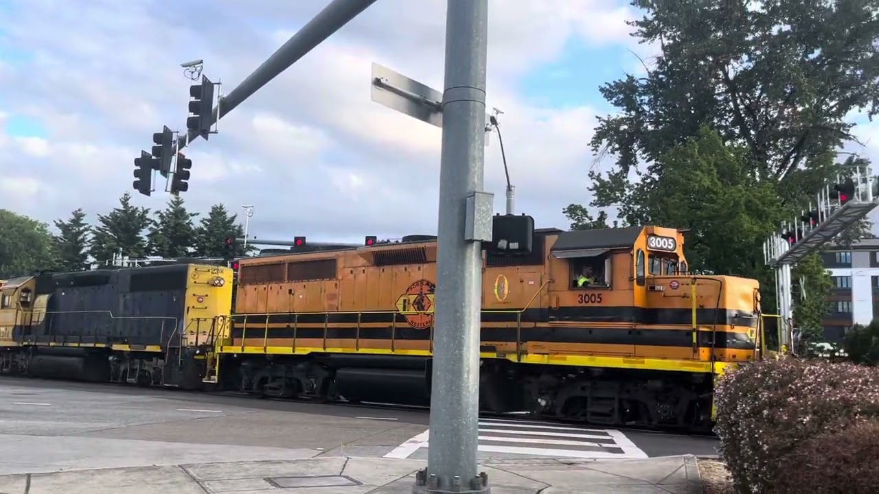 PNWR 3005 West: Lombard+Farmington Rd, Beaverton, OR