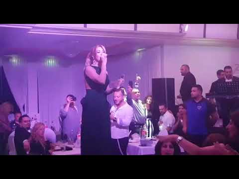 النجمة الذهبية نوال الزغبي تغني الراحلة وردة الجزائرية نوال الزغبي وردة الجزائرية مالي