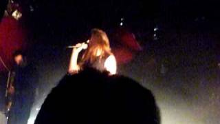 Watch Izia The Train video