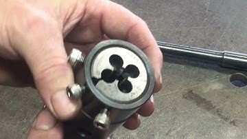 How to cut straight threads. I wish I made this Die Holder years ago.