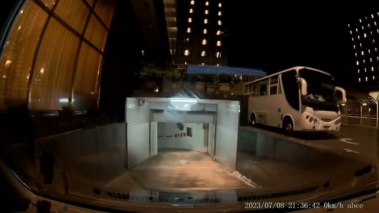 桃園住都大飯店地下停車場