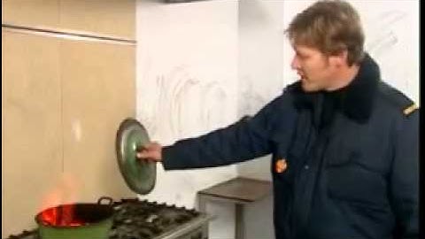 Vlam in de pan: hoe doof ik het vuur?