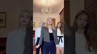 رقص روزي مع جيني و ليسا الجديد rose New trend with Jennie and lisa  في فعالية بالتعليق