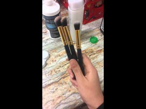 Dresslink cosmetic brushes