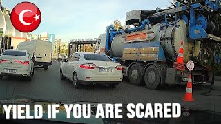 How To Drive In Istanbul - Unique Rules To Watch Out For - Yield If You Are Scared