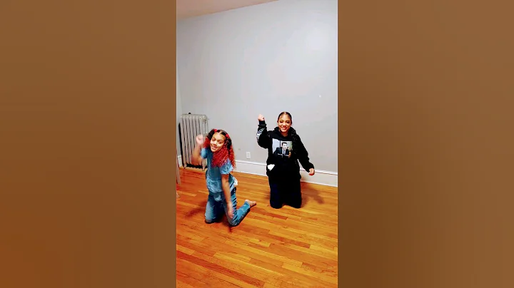 We just cleaning over here😆#karolg #karolgshakira #shakira